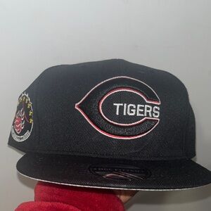 Throwback American Negro League Cincinnati Tigers Baseball Fitted Cap ✊🏾⚾️